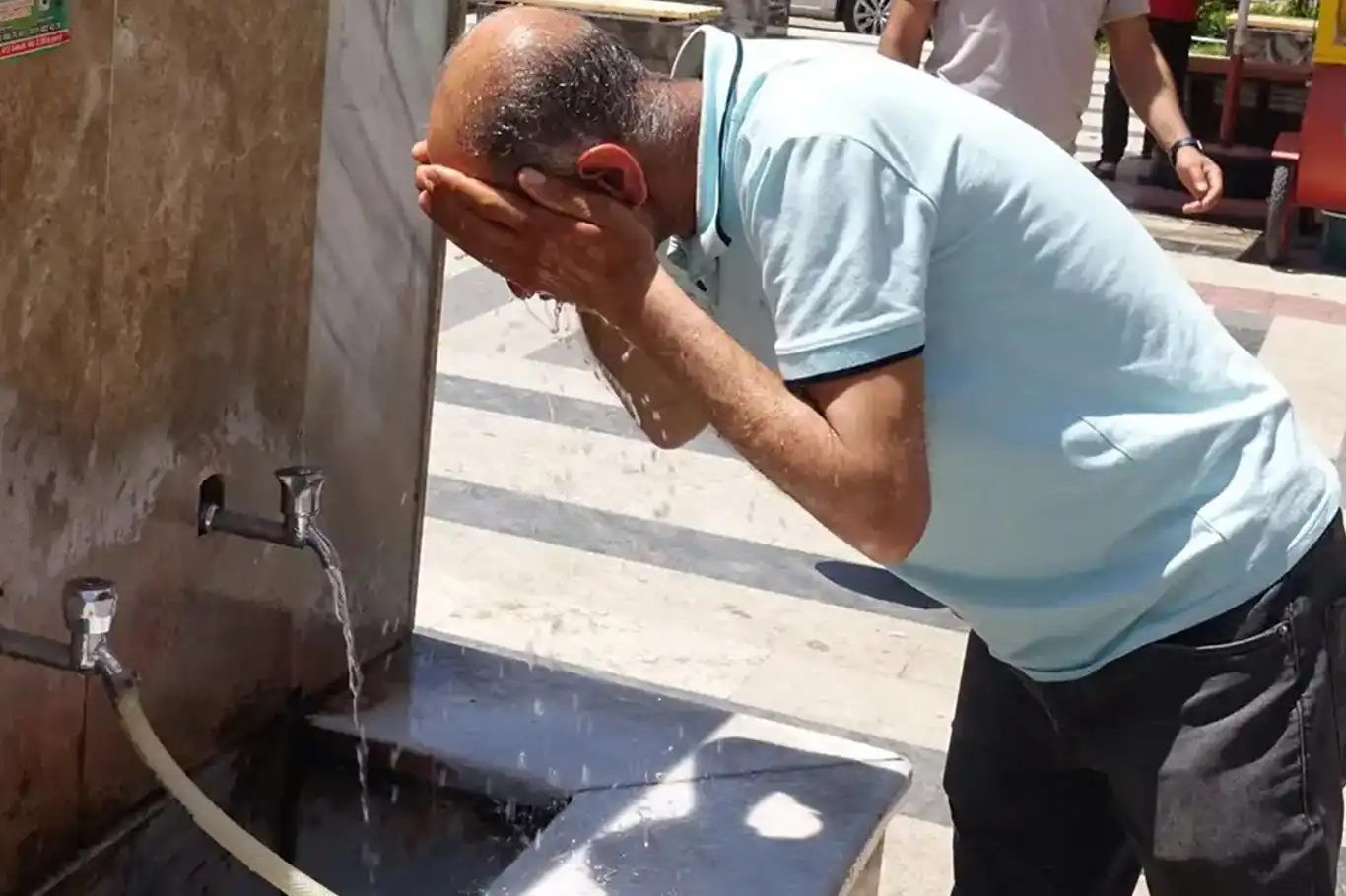 Aşırı sıcaklar beyin hastalıklarını tetikleyebilir! Aşırı sıcaklar beyin hastalıklarını tetikleyebilir!