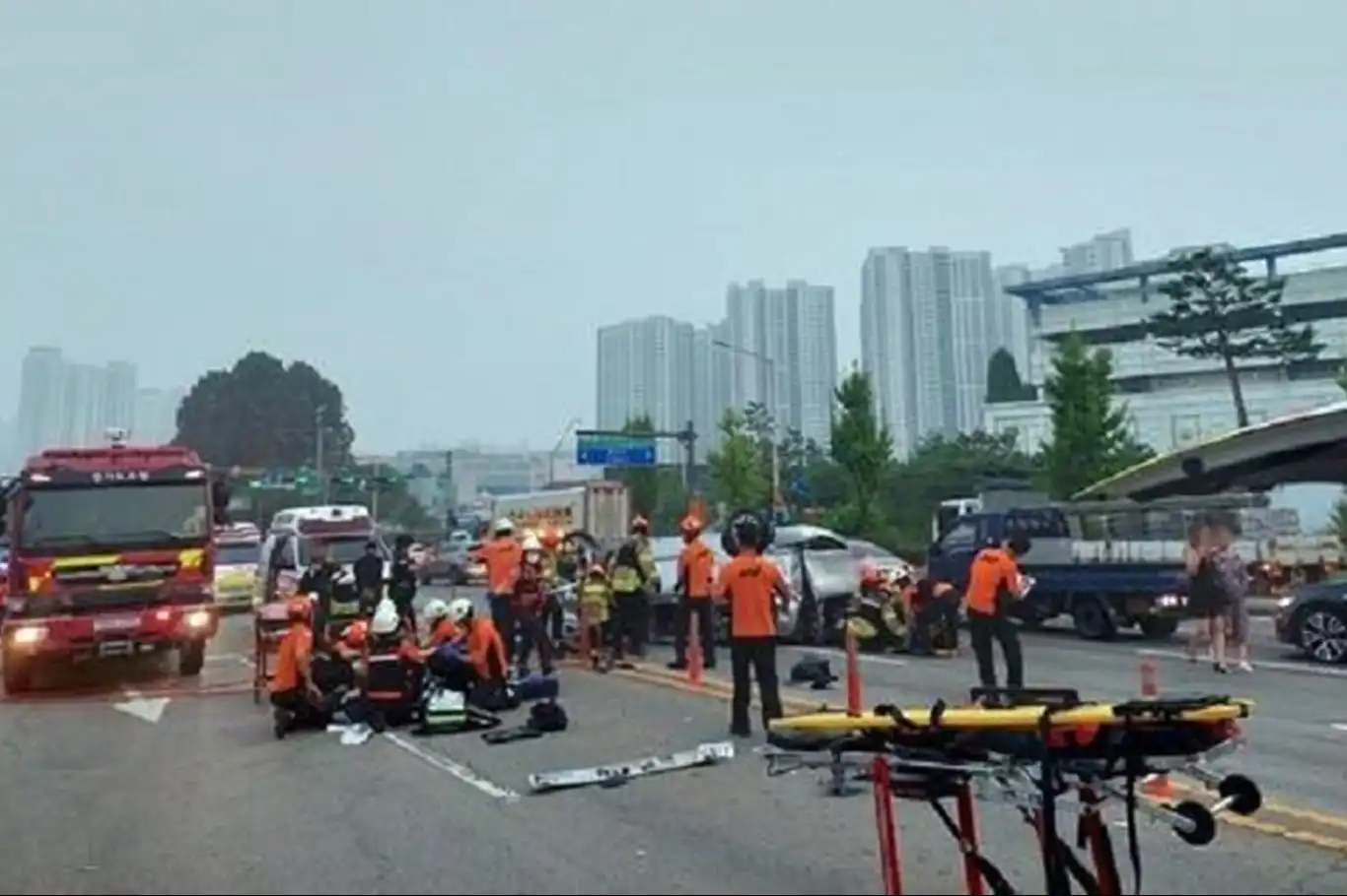 Five killed, nine injured in South Korean traffic accident Five killed, nine injured in South Korean traffic accident