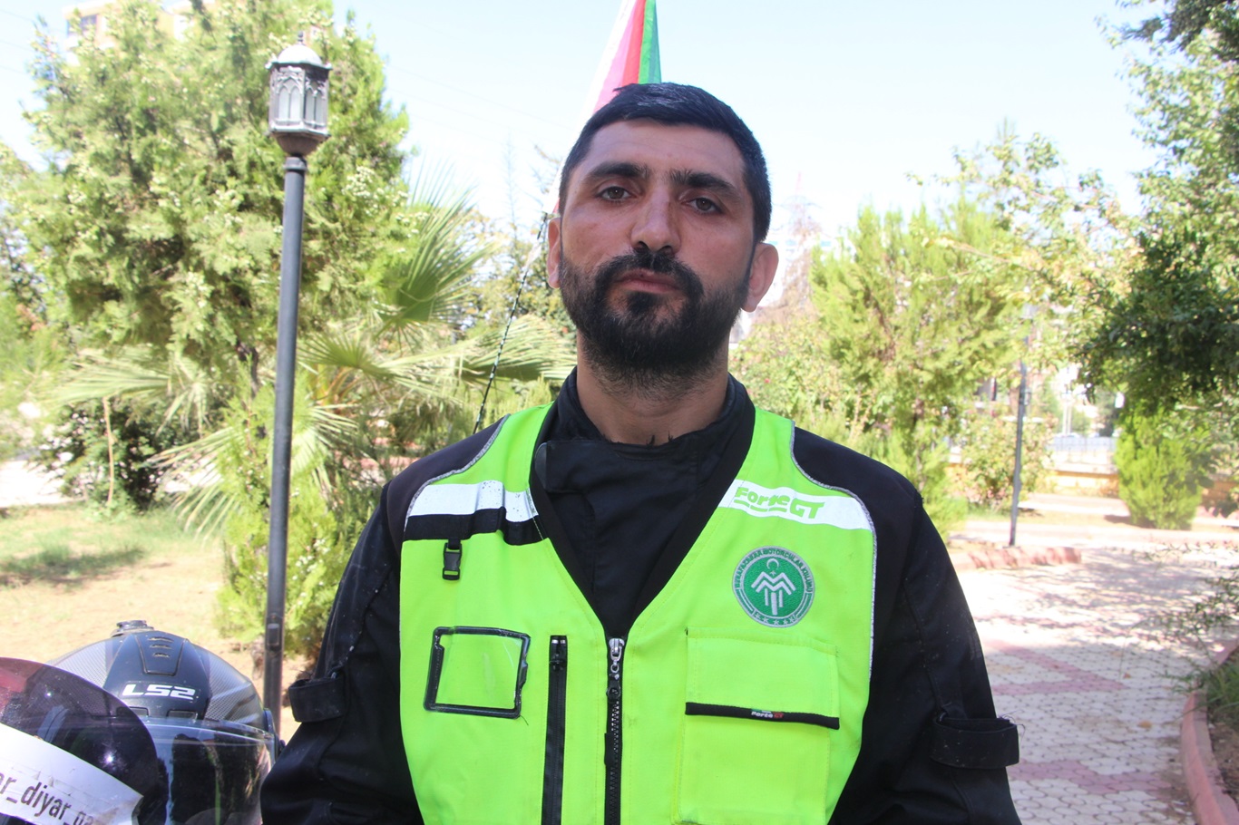 Motosikletiyle il il gezerek Gazze’deki katliama dikkat çekiyor