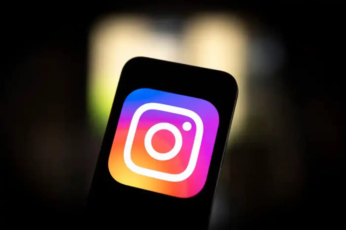 Türkiye to hold talks with Instagram after blocking access