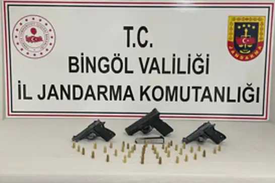 Bingöl’de yapılan aramada 3 adet tabanca ele geçirildi