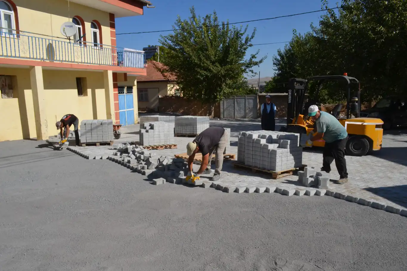 Battalgazi Belediyesi'nden kilit taşı çalışması