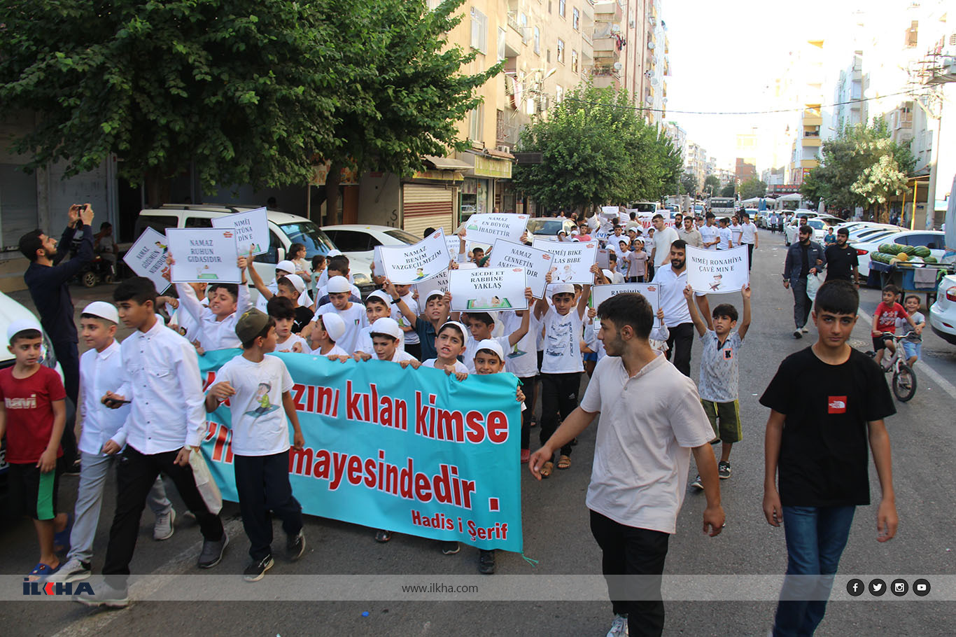 Li navçeya Rezan zarok di bernameya “Jîyan Bi Nimêjê Xweş e” de hatin cem hev Li navçeya Rezan zarok di bernameya “Jîyan Bi Nimêjê Xweş e” de hatin cem hev