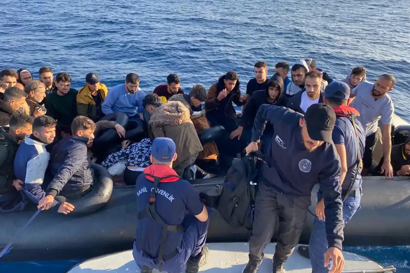 Yunanistan'ın ölüme terk ettiği 178 göçmen kurtarıldı