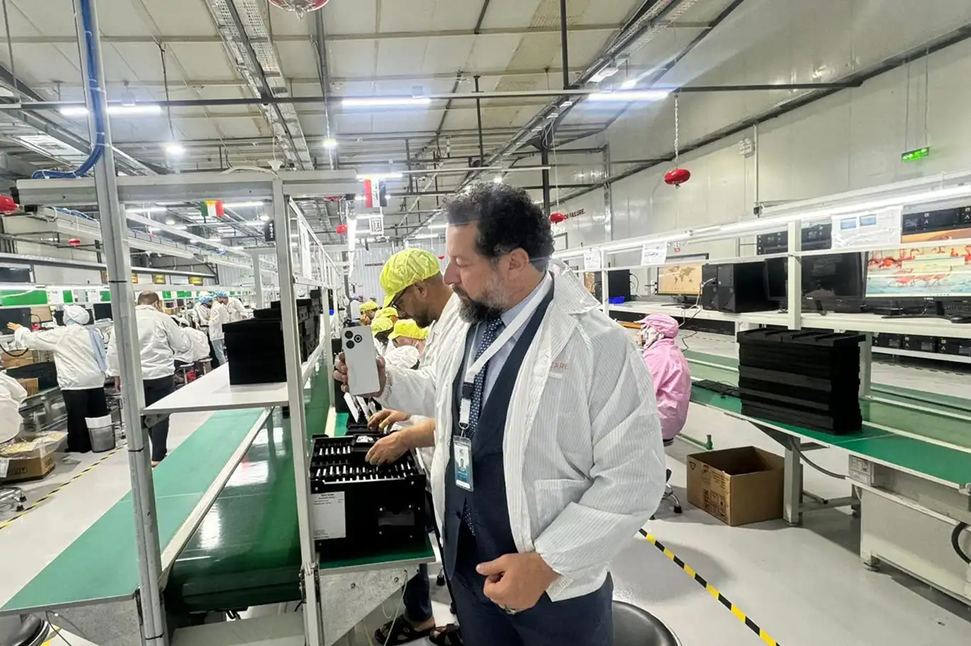 Smartphone assembly plant opens in Erbil, creating jobs for local workers