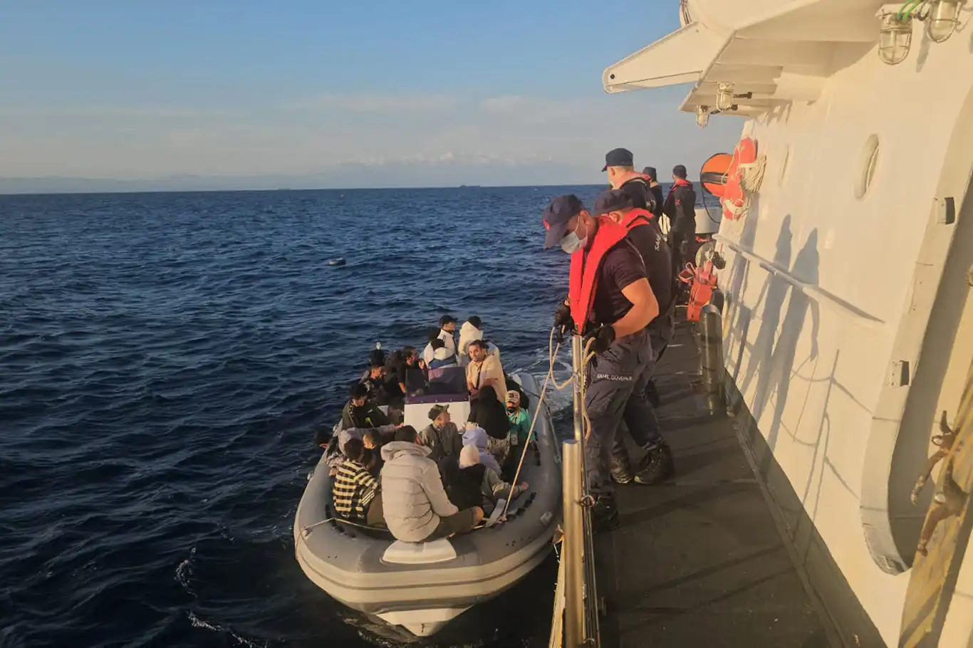 Turkish Coast Guard rescues 27 irregular migrants off Aegean coast