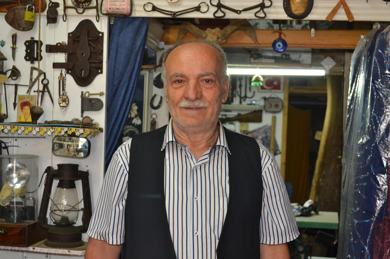 Hakkı  Demir