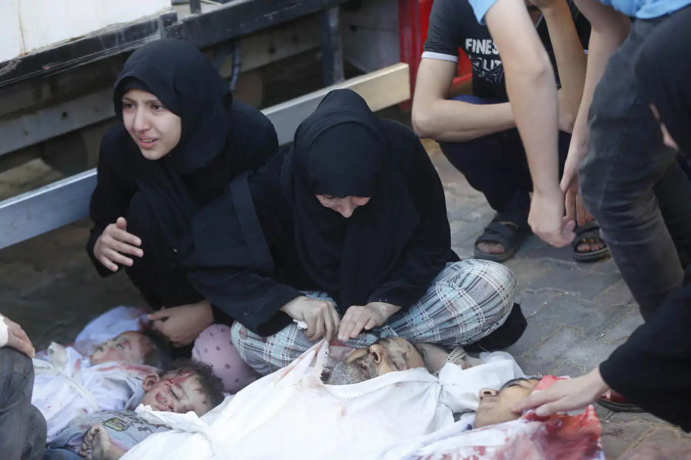 Israeli airstrikes in Gaza leave 42 dead, over 100 injured in 24 hours