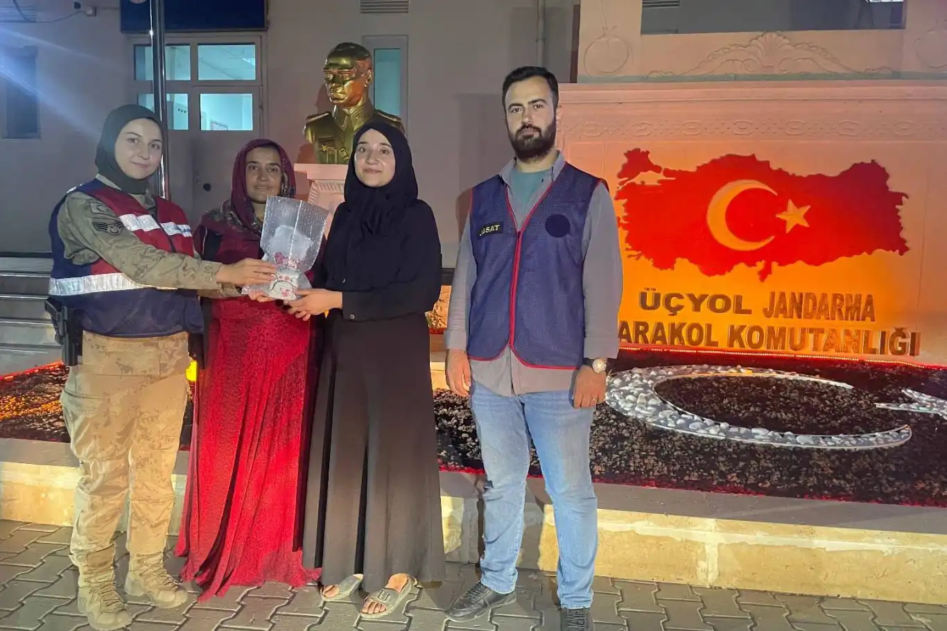 Mardin'de bohçacı kılığına giren hırsızlar yakalandı 