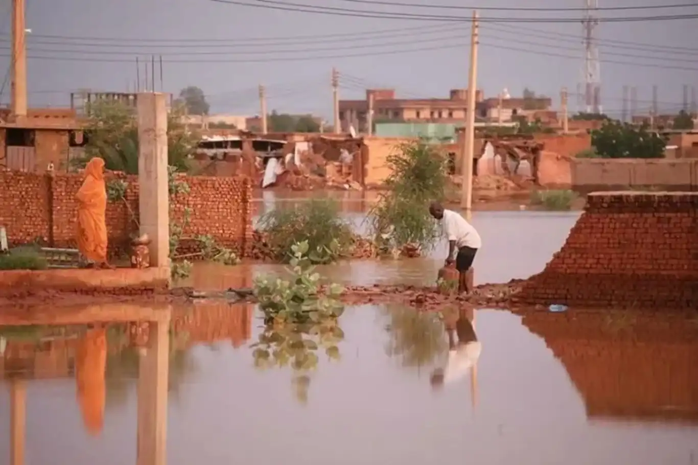 Batı Afrika'daki sel 950 bin kişiyi yerinden etti