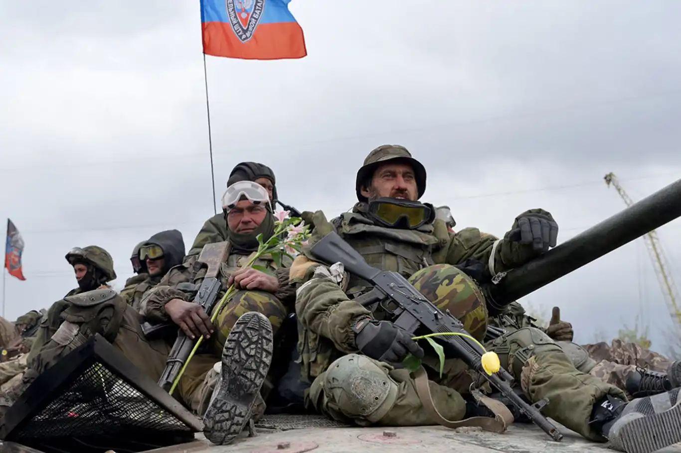 Russian forces capture key towns in Donetsk as Ukrainian troops suffer heavy casualties