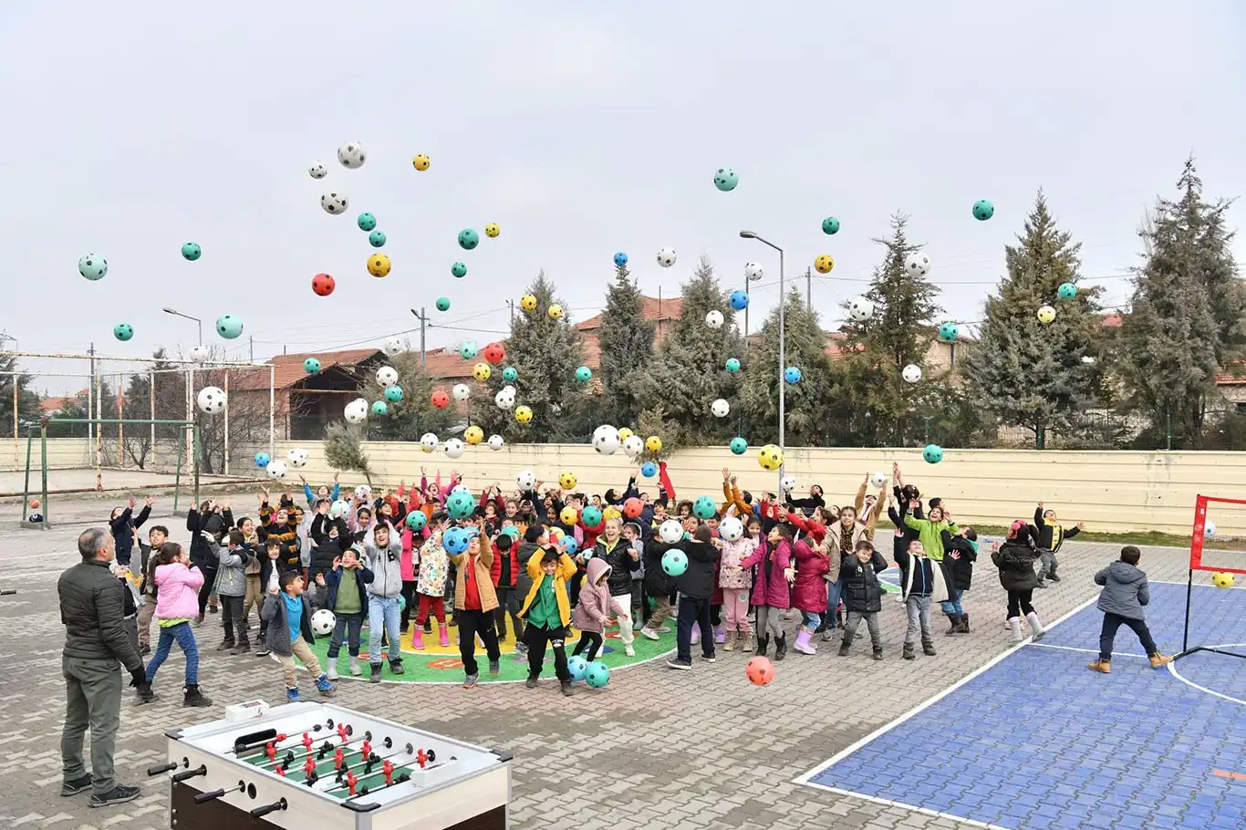 Yeşilyurt Belediyesi'nin "Spor İstasyonları Projesi" ilgi görüyor