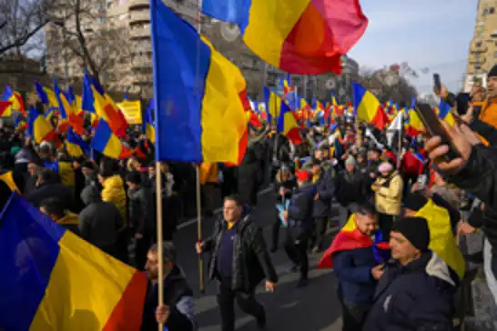 Romanya'da cumhurbaşkanı seçiminin iptal edilmesi protesto edildi