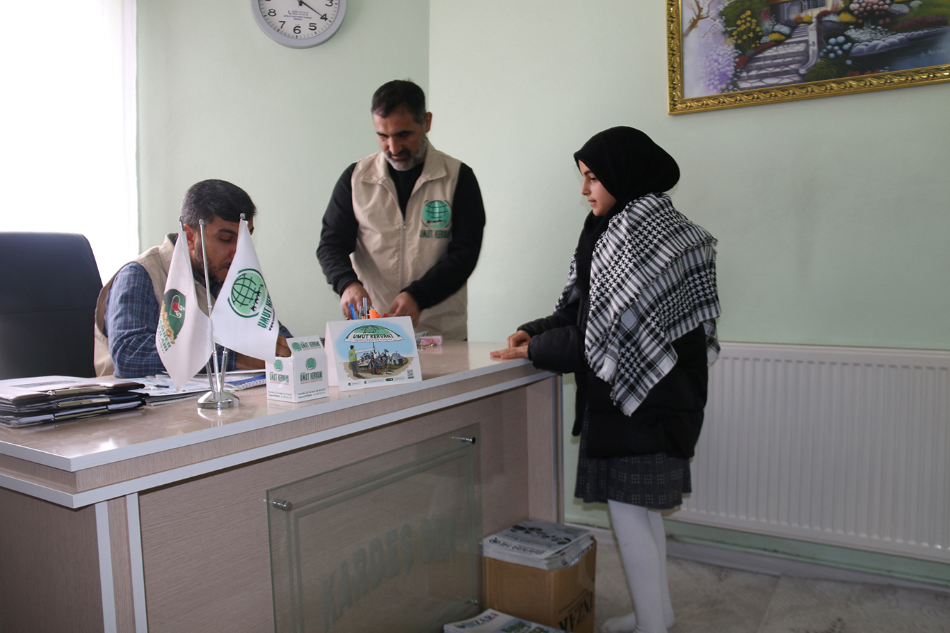 Minik çocuklar, kumbaralarında biriktirdikleri parayı Gazze'ye bağışladı