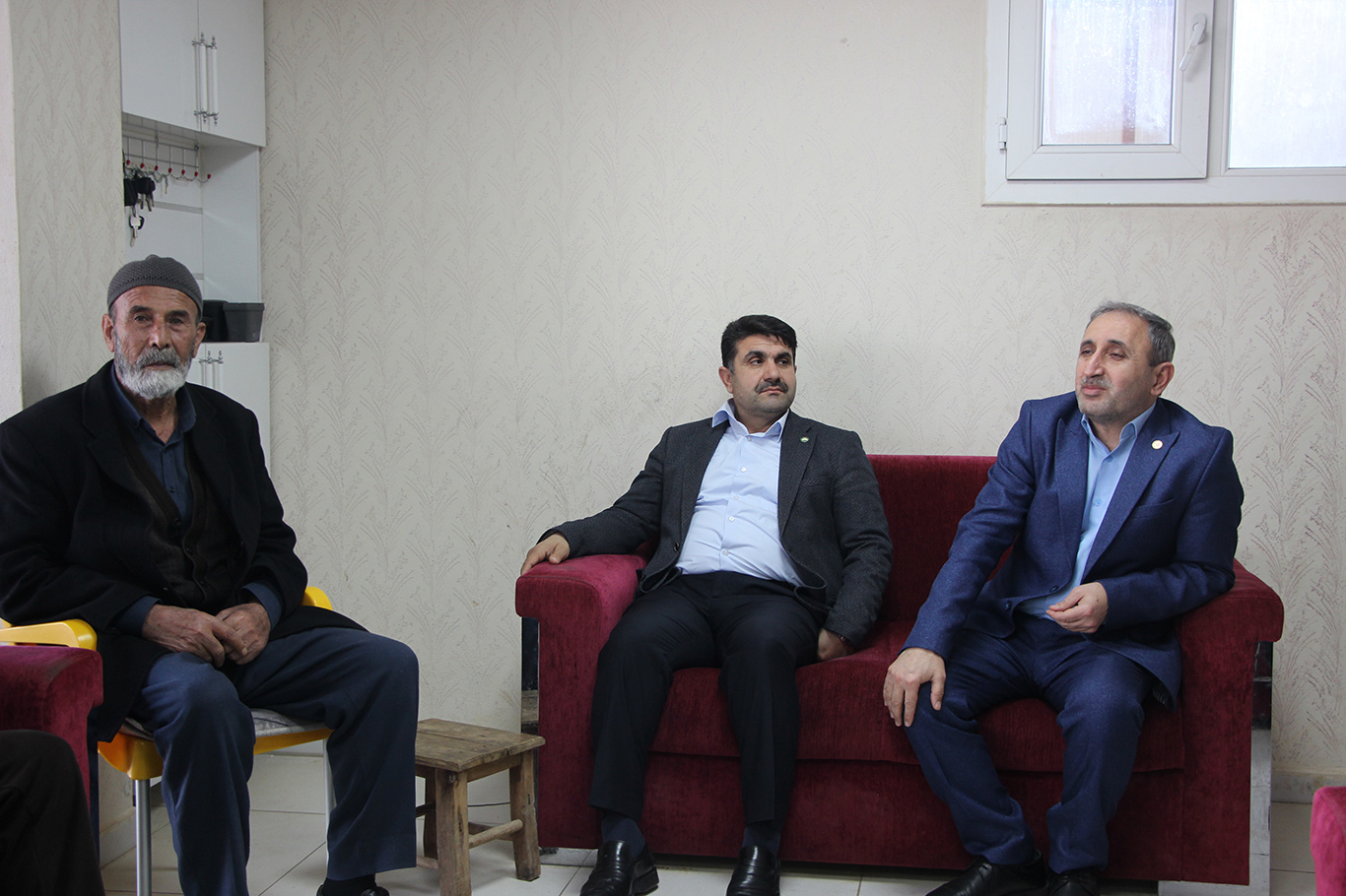 HÜDA PAR Gaziantep Milletvekili Demir, depremzedeleri dinledi