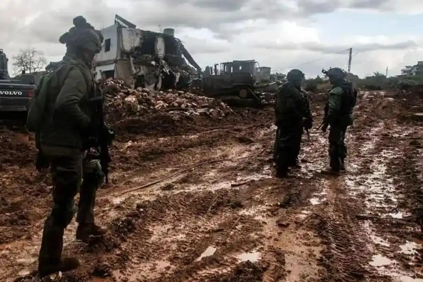 Ji leşkerên îşxalkeran re kemîneke nû: 3 mirî 10 birîndar