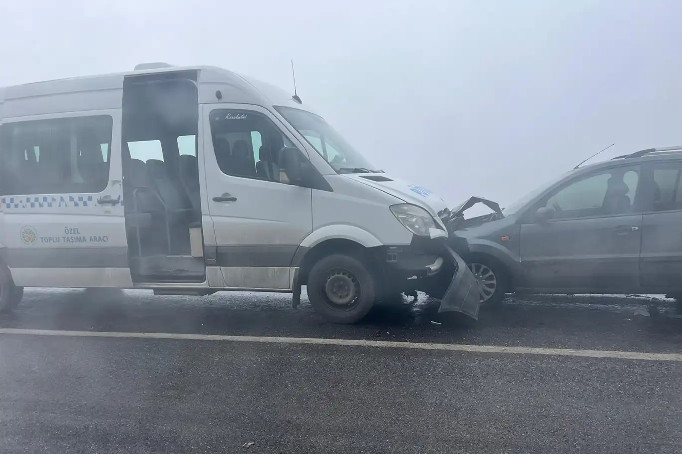 Malatya'da minibüs ile otomobil çarpıştı: 1 yaralı