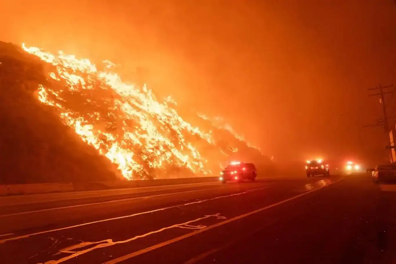 Los Angeles'ta yeni yangın: 50 bin kişiye tahliye uyarısı yapıldı!