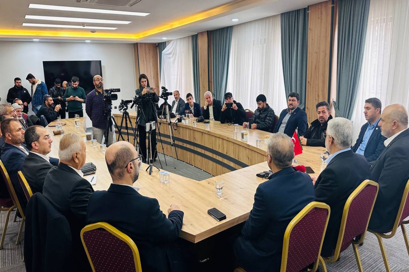 Yapıcıoğlu: Biz kanın durmasını, silahların susmasını istiyoruz