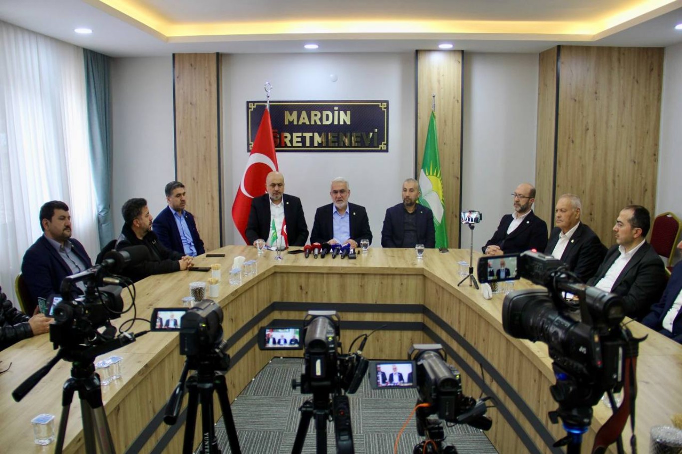 Yapıcıoğlu: Biz kanın durmasını, silahların susmasını istiyoruz