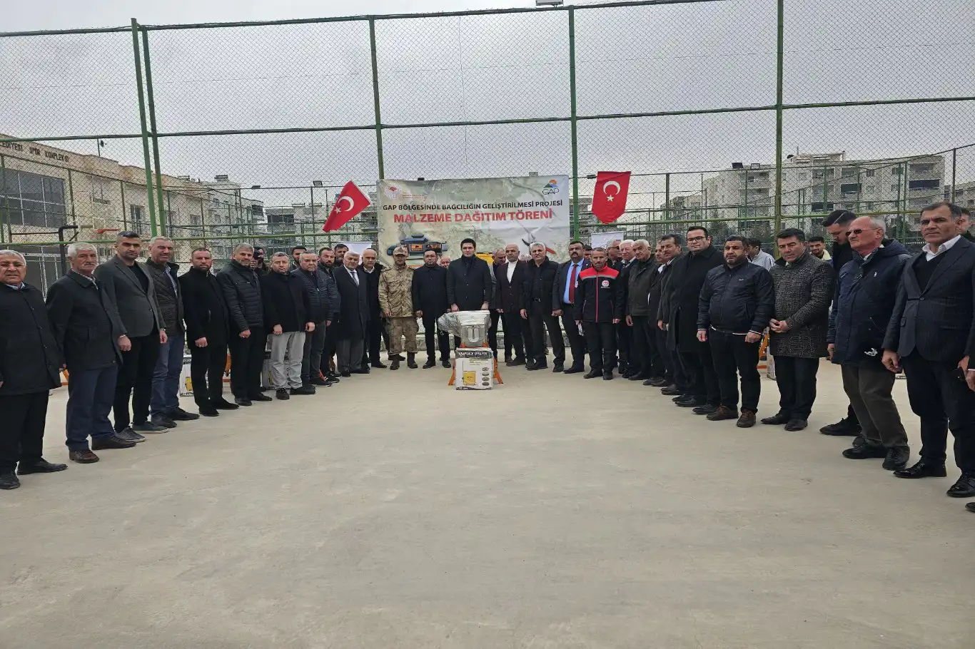 Mardin'de çiftçilere üzüm sıkma makinesi desteği