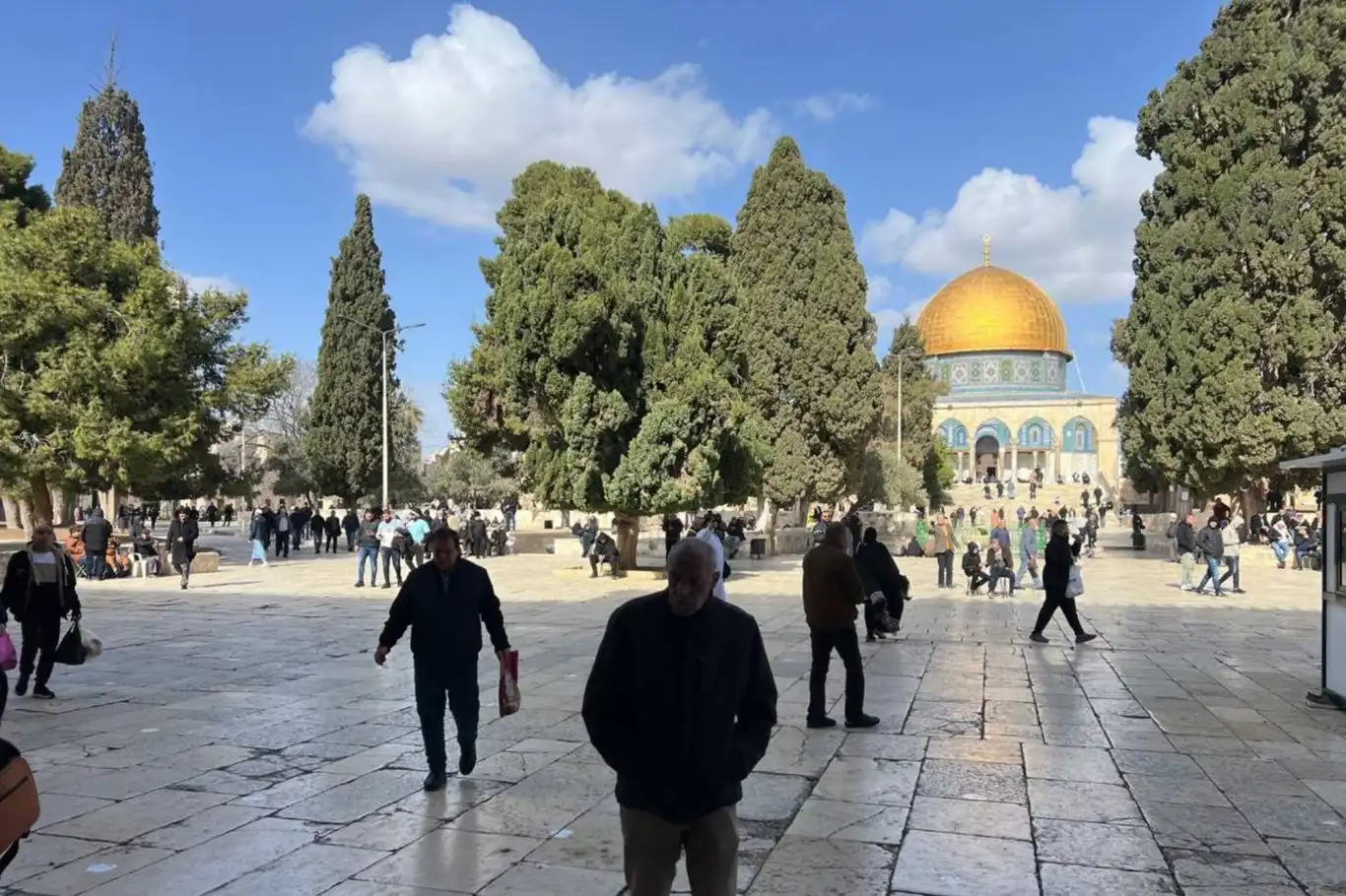 Over 50,000 people perform Friday prayer at Aqsa Mosque