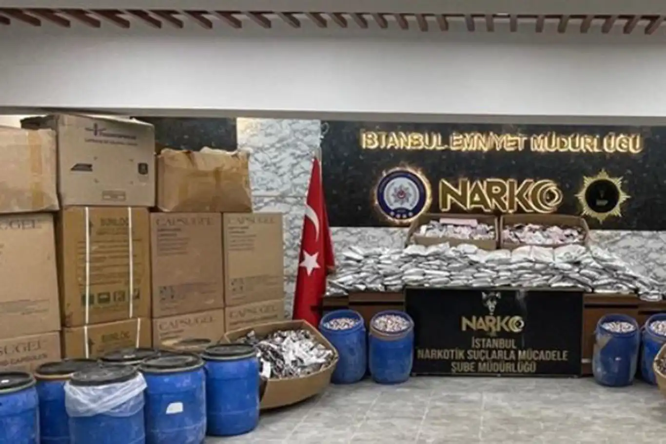 İstanbul'da 4,5 milyon sentetik ecza hap ele geçirildi