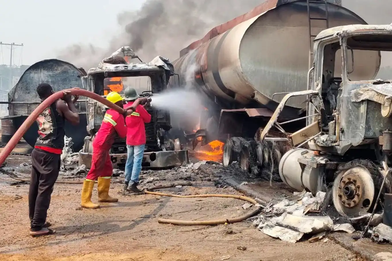 Nijerya'da akaryakıt tankerinde patlama: 15 ölü 