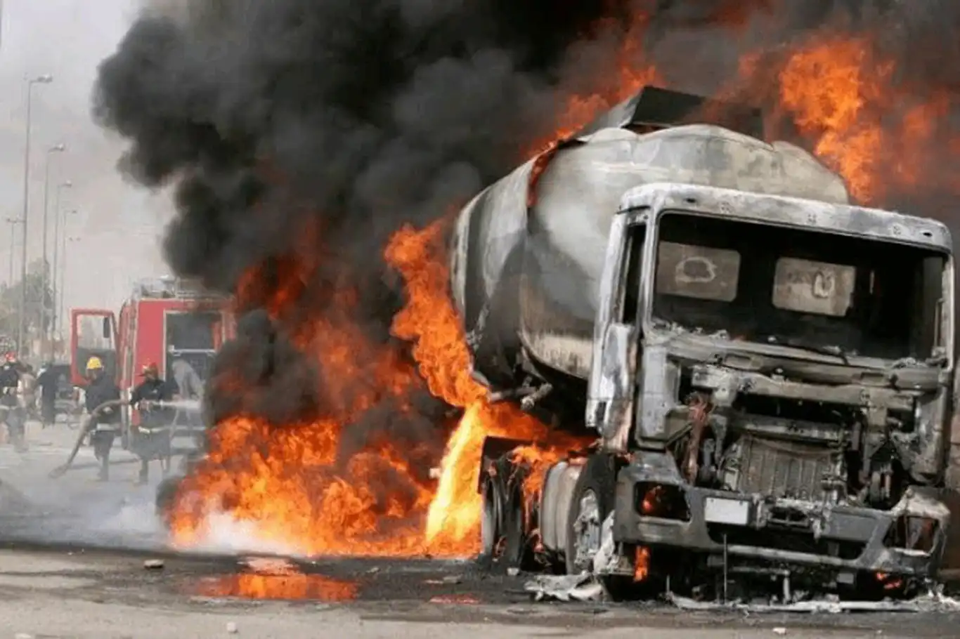 Pakistan'da LPG yüklü tankerde patlama: 6 ölü, 30 yaralı