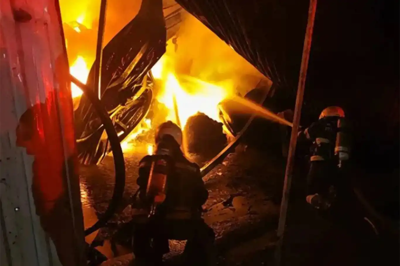 Bursa'da fabrika yangını Bursa'da fabrika yangını