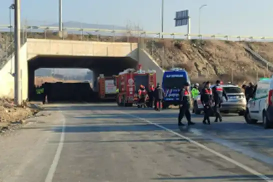 Denizli’de işçi servisi devrildi: 4 ölü, 6 yaralı