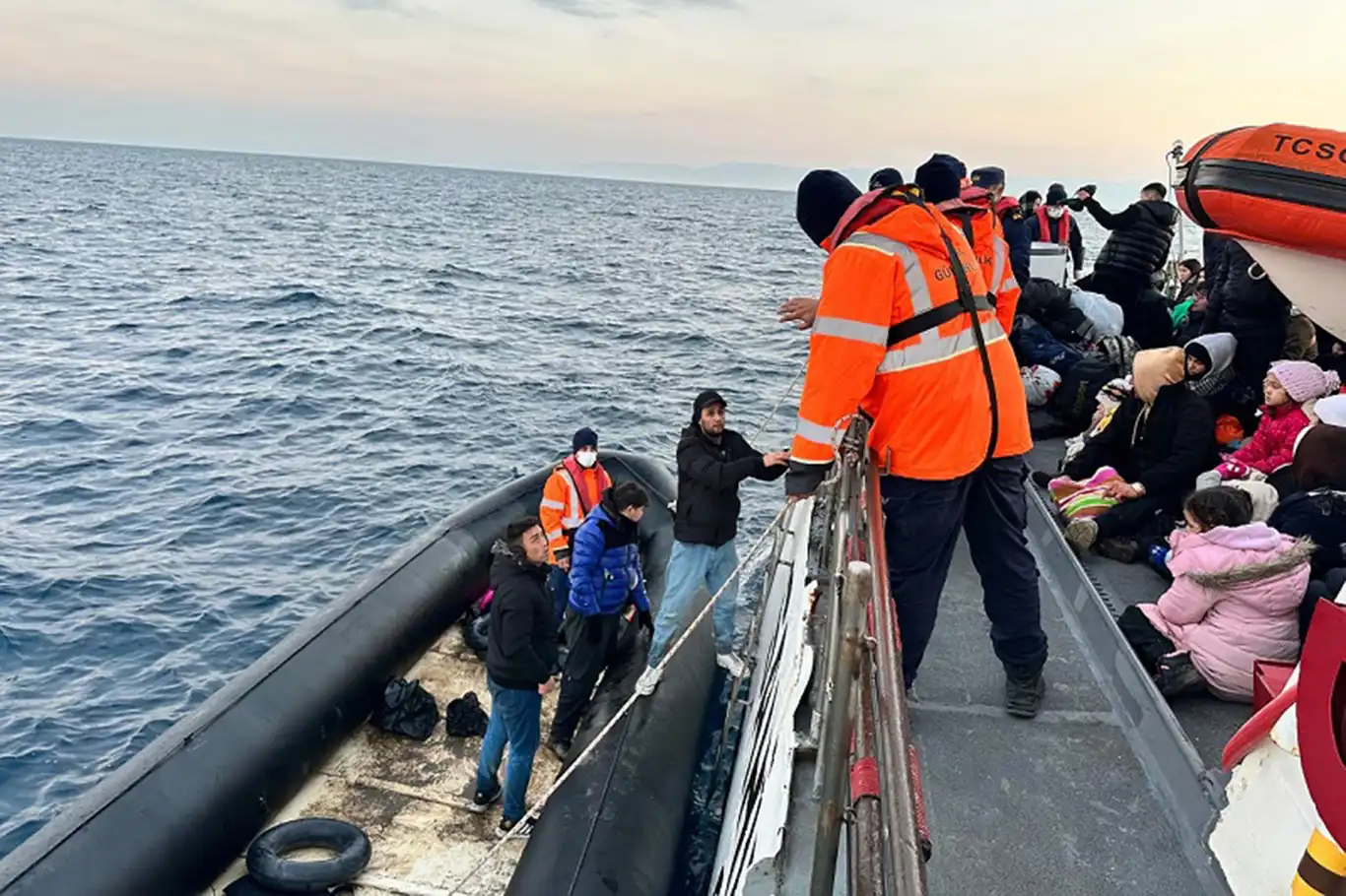 İzmir'de düzensiz göçmen hareketliliği