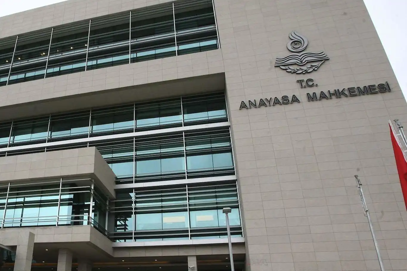 AYM'den bireysel emeklilik düzenlemesine iptal kararı AYM'den bireysel emeklilik düzenlemesine iptal kararı