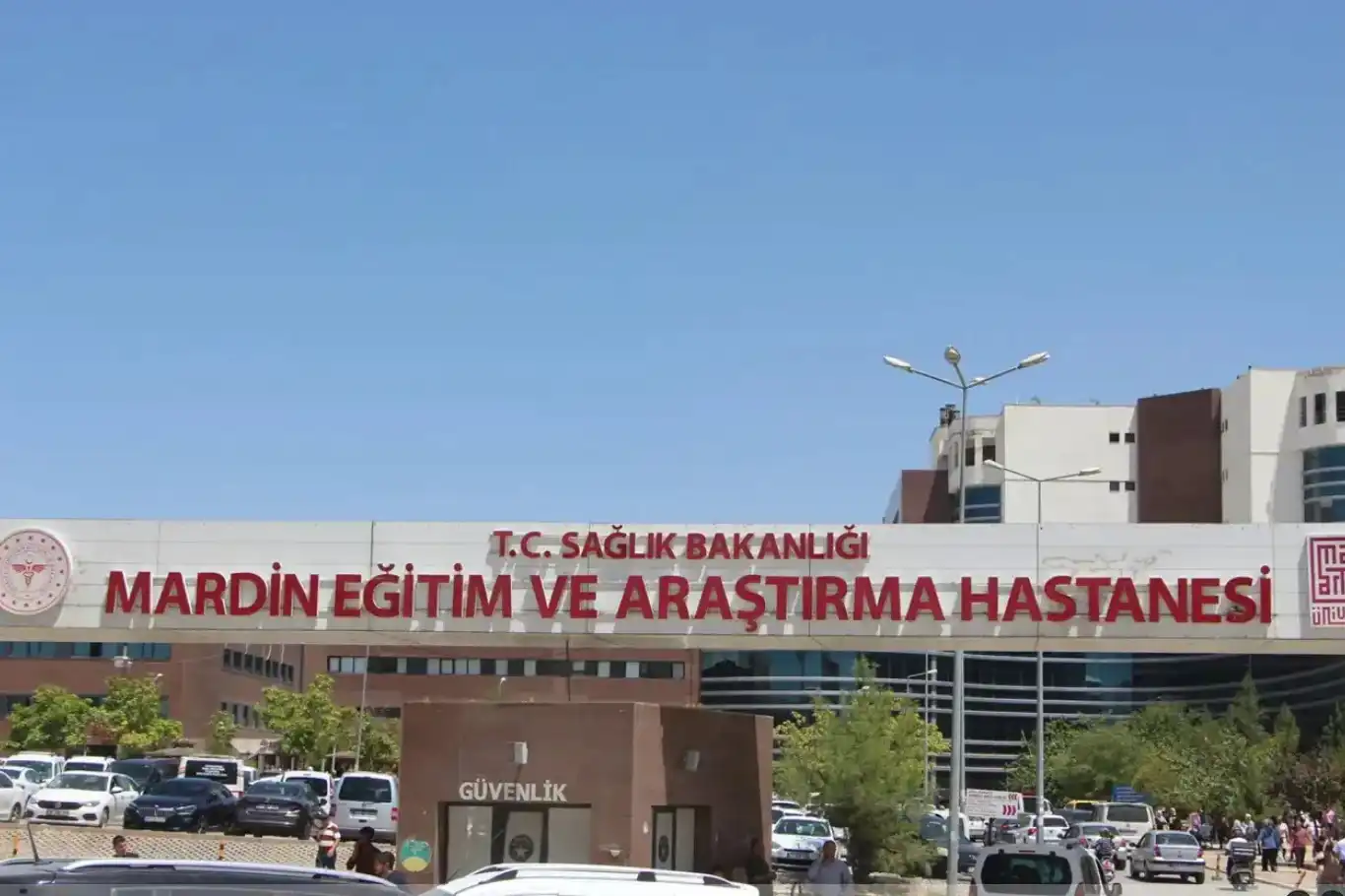 Mardin’de 67 öğrenci gıda zehirlenmesi nedeniyle hastaneye kaldırıldı 
