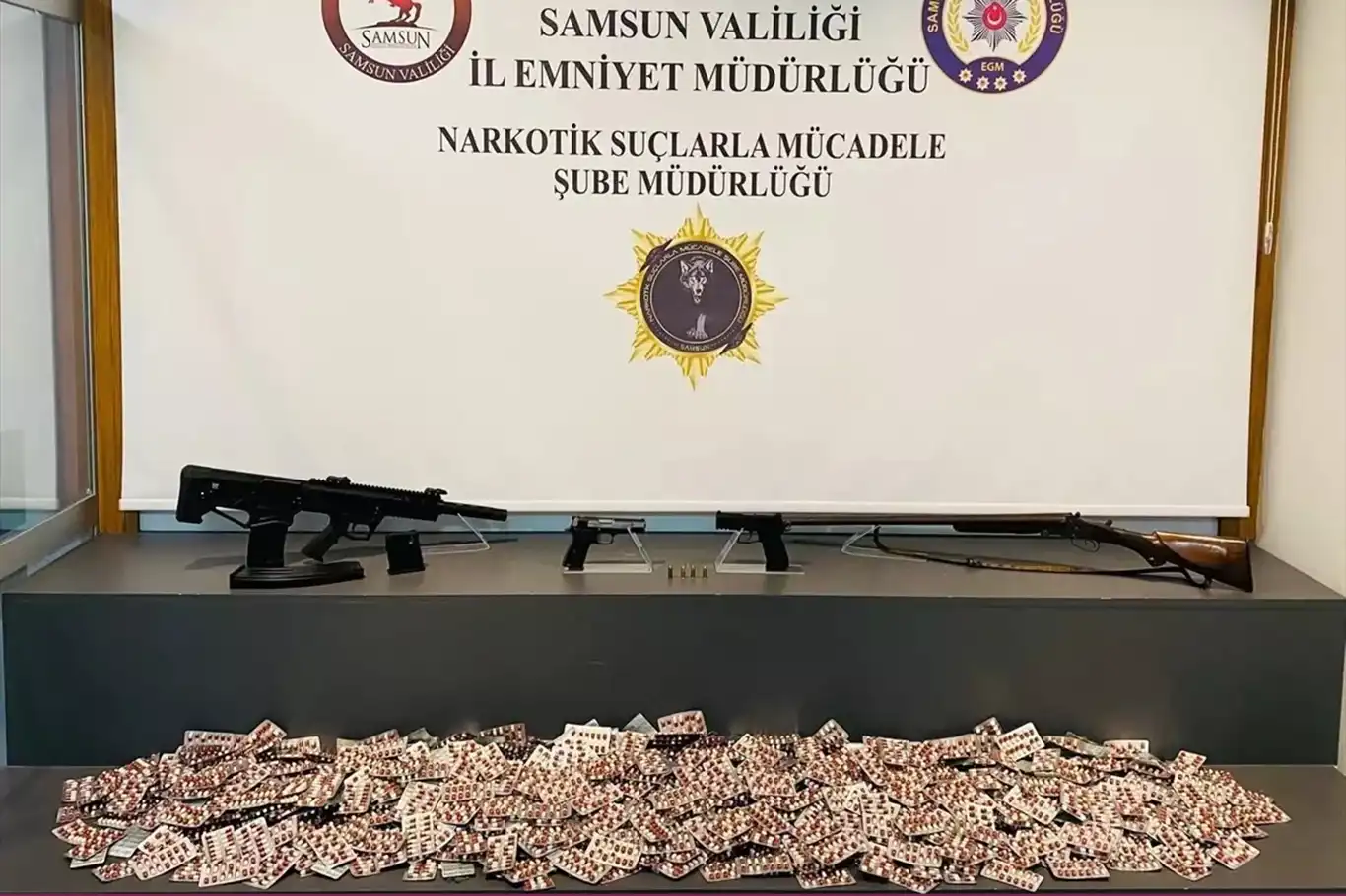 Samsun'da uyuşturucu operasyonu: 4 gözaltı Samsun'da uyuşturucu operasyonu: 4 gözaltı