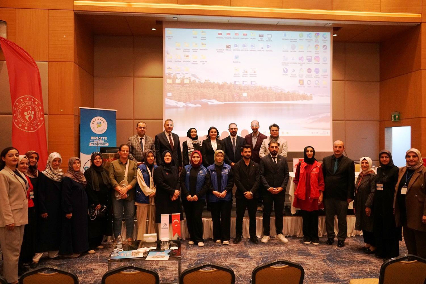 Malatya'da bağımlılıkla mücadele, aile ve medya okuryazarlığı paneline yoğun ilgi