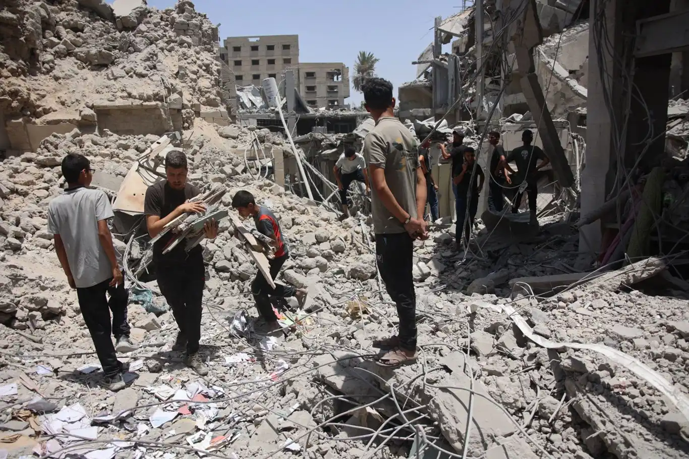 Over 9,500 Palestinians still remain buried under Gaza’s rubble Over 9,500 Palestinians still remain buried under Gaza’s rubble