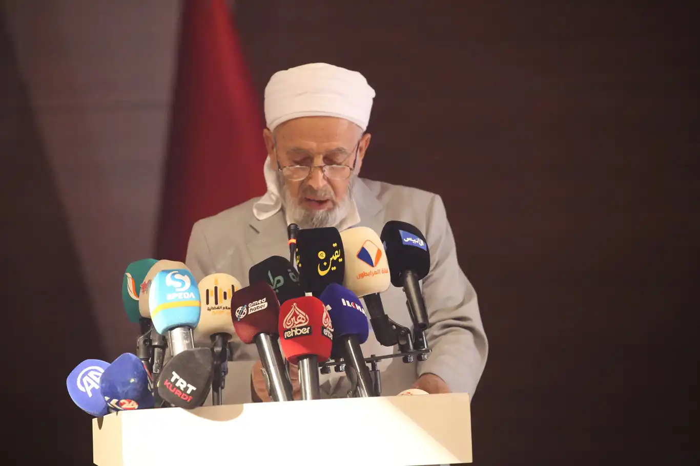Molla Özekinci: Ümmet ve alimler asli kimliklerine büründüklerinde yol nurlanır Molla Özekinci: Ümmet ve alimler asli kimliklerine büründüklerinde yol nurlanır