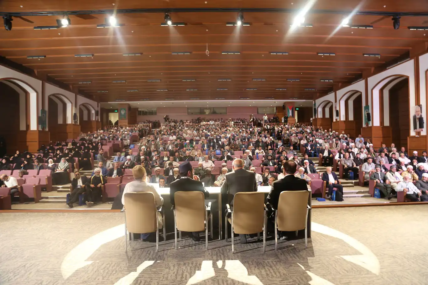 10'uncu Alimler Buluşmasının 1 ve 2'nci oturumları gerçekleştirildi 10'uncu Alimler Buluşmasının 1 ve 2'nci oturumları gerçekleştirildi