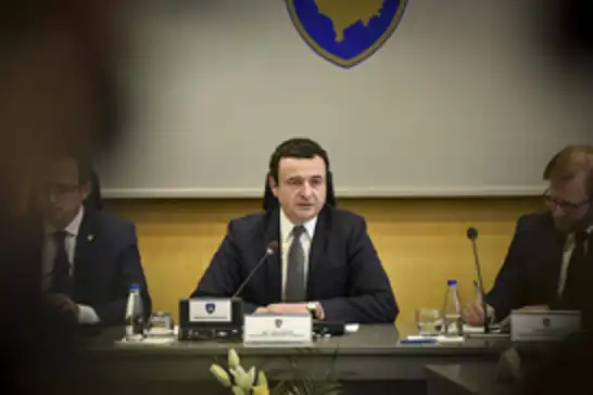 Kosova'da hükümeti kurma göreve mevcut Başbakan Albin Kurti'ye verildi