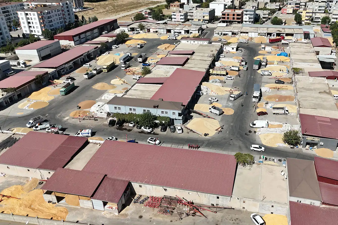 Buğday pazarı ihalesi esnafın lehine sonuçlandı