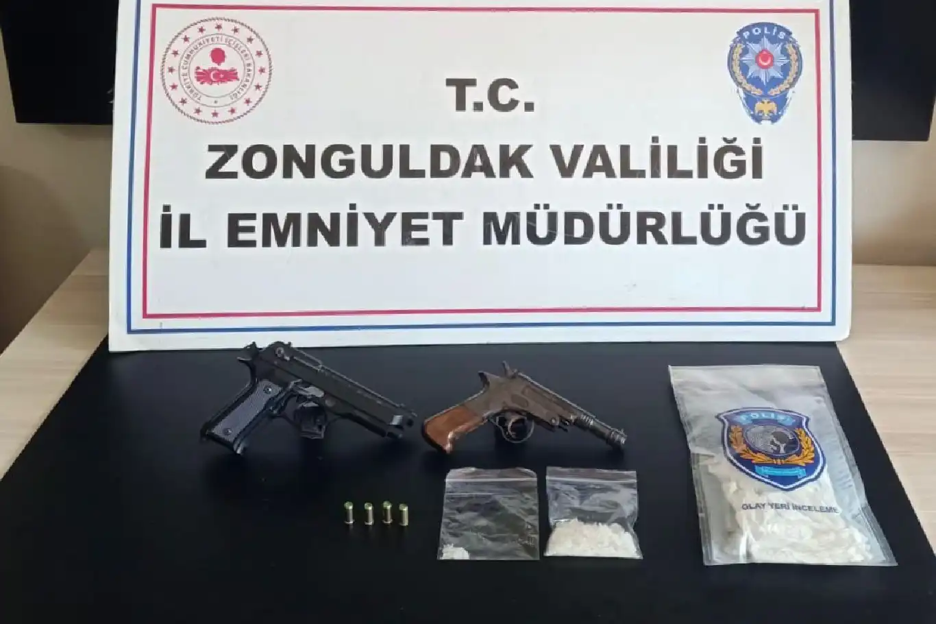 Zonguldak'ta uyuşturucu operasyonu: 1 şüpheli tutuklandı Zonguldak'ta uyuşturucu operasyonu: 1 şüpheli tutuklandı