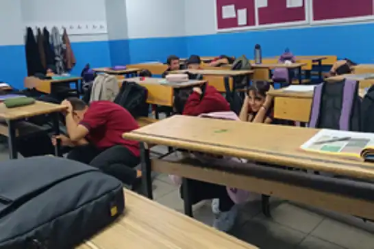 Okullarda eş zamanlı güvenli tahliye tatbikatı gerçekleştirildi
