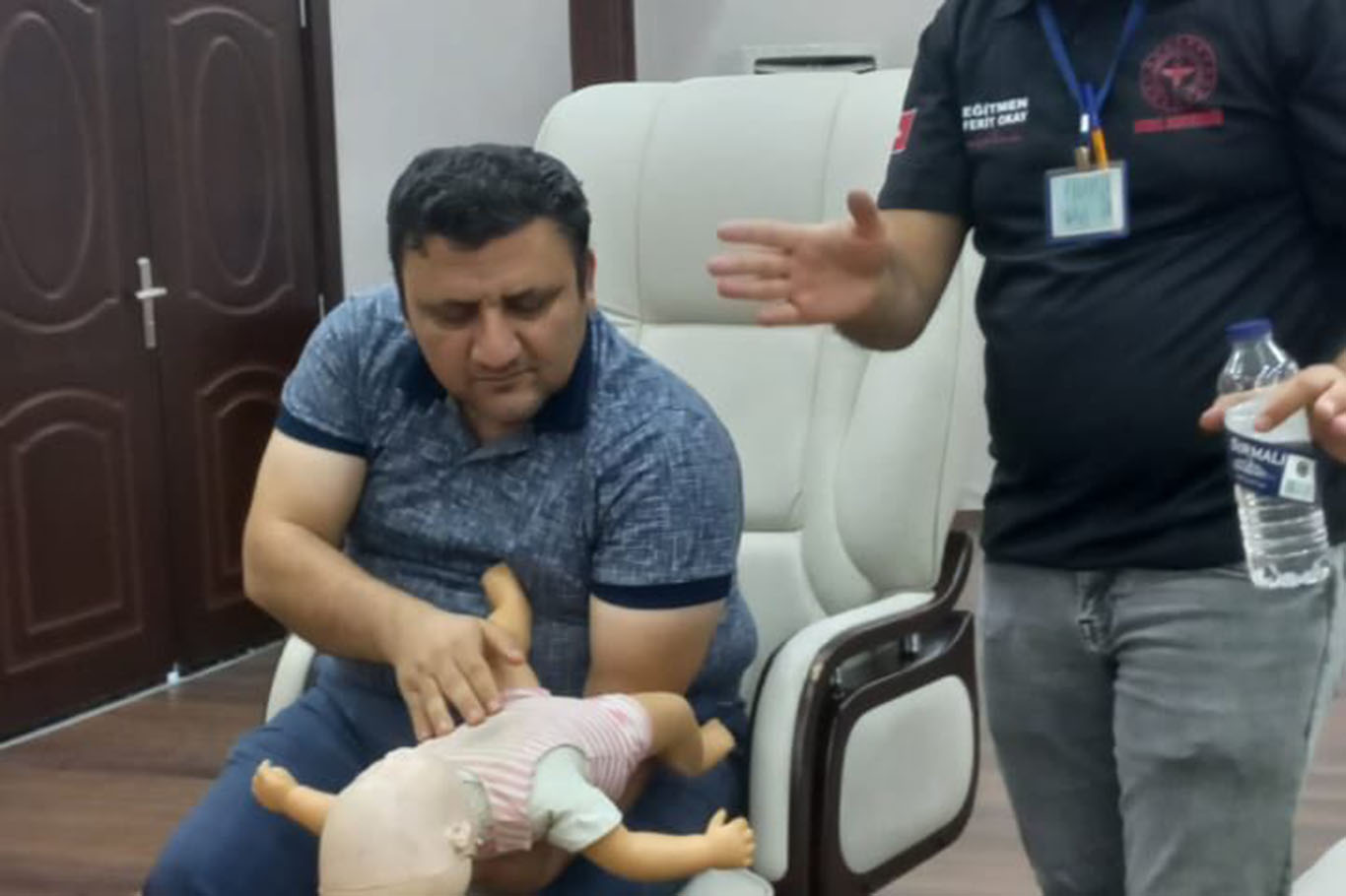 Valilik personeline sertifikalı ilk yardım eğitimi Valilik personeline sertifikalı ilk yardım eğitimi