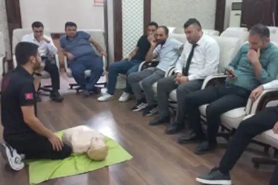 Valilik personeline sertifikalı ilk yardım eğitimi