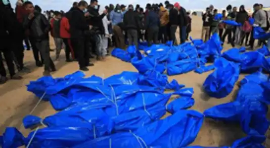 الاحتلال يسلم جثامين 45 فلسطينيًّا للصليب الأحمر في غزة
