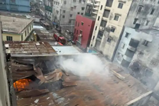 Bangladeş'te fabrika yangını: 16 ölü