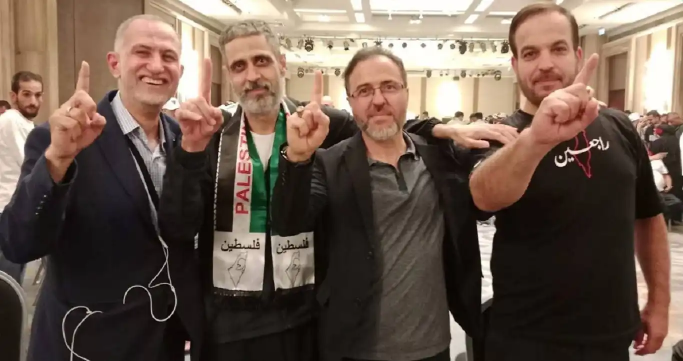 بعد 33 عامًا من الفراق.. لقاء يجمع أعضاء الوحدة الخاصة (101) القسامية في مصر بعد 33 عامًا من الفراق.. لقاء يجمع أعضاء الوحدة الخاصة (101) القسامية في مصر
