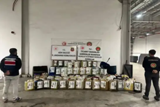Ağrı'da yapılan operasyonda 1 ton sıvı metamfetamin ele geçirildi