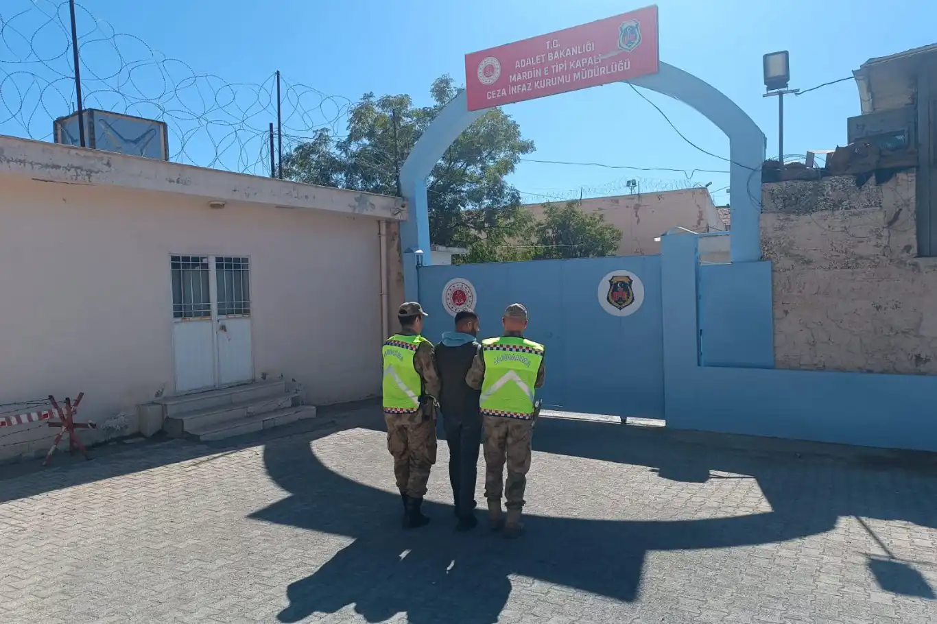 Mardin’de 2 cezaevi firarisi yakalandı Mardin’de 2 cezaevi firarisi yakalandı